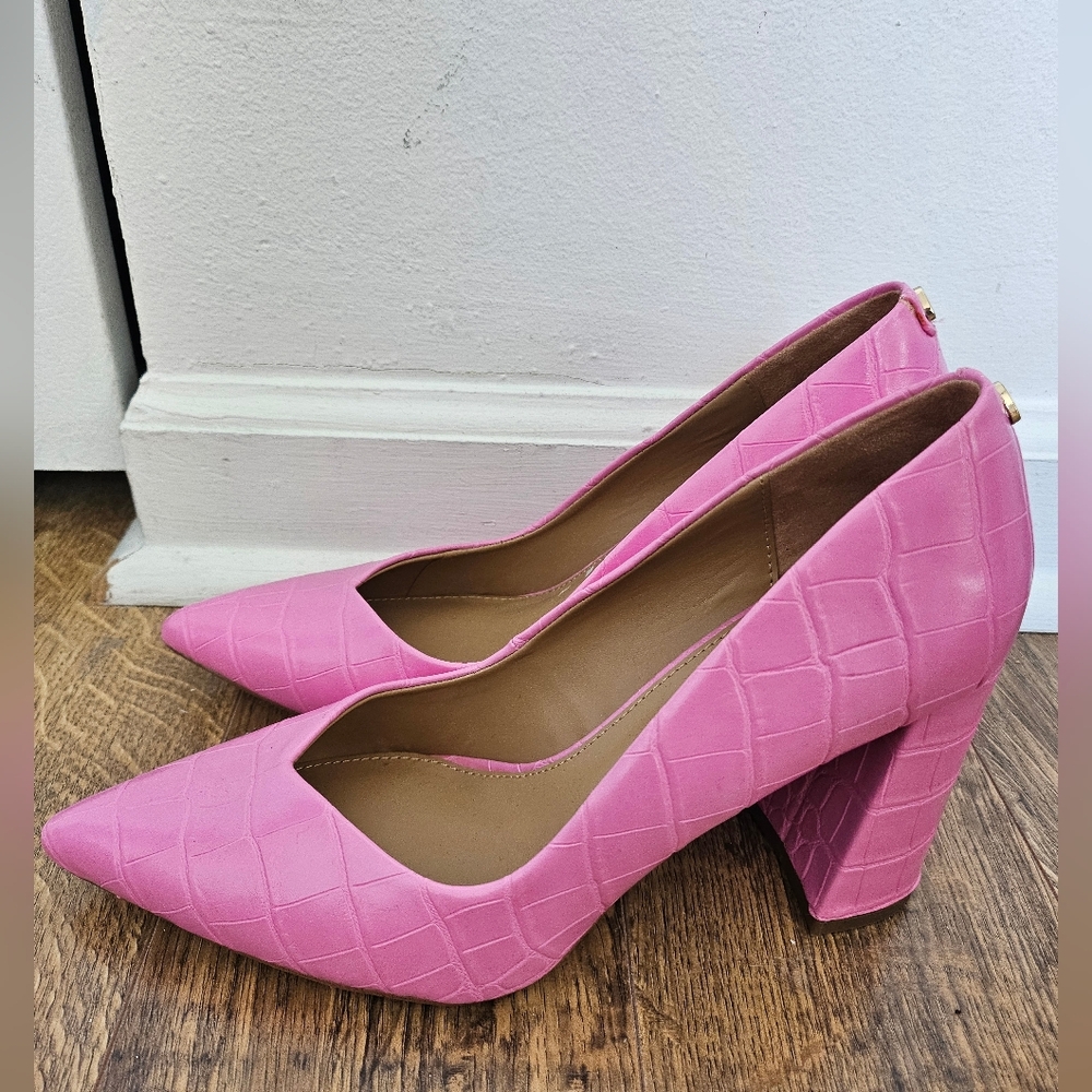 Circus By SAM Edelman Pink Croc-Embossed Heels